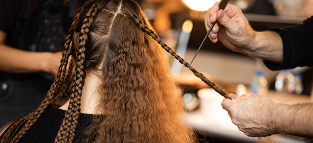 Неделя моды в Нью-Йорке FW19: укладки и макияж от команды Aveda